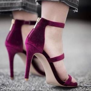 Steve Madden Burgundy Velvet Pumps Size 6.5.
